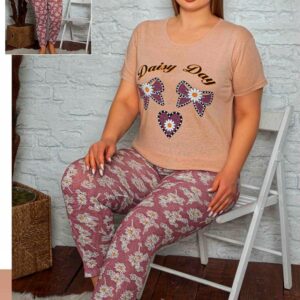 Pijamale damă din bumbac , MARIMI MARI-tricou CREM cu imprimeu  pe bluza si pantalon LUNG  COD produs : PFRV 8807